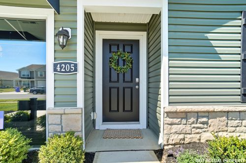 954 Sherwood Loop, Bellefontaine, OH, 43311-7201 | Card Image