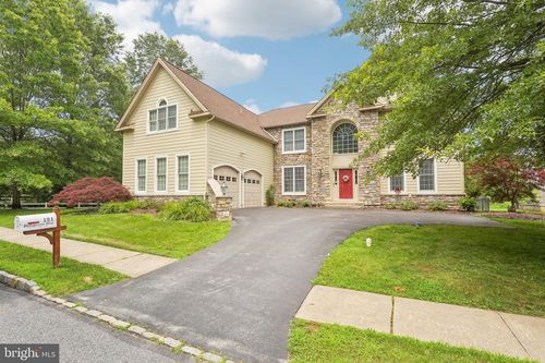 121 Palsgrove Way, CHESTER SPRINGS, PA, 19425-3639 | Card Image