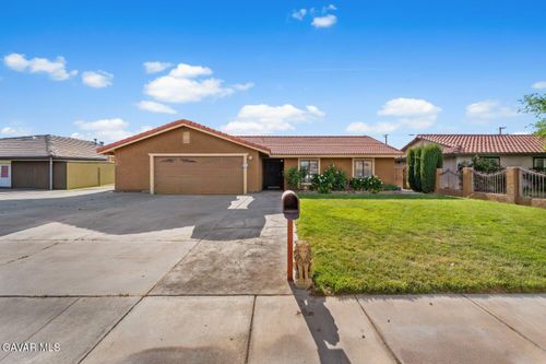 2601 Dixie St, Rosamond, CA, 93560-6027 | Card Image