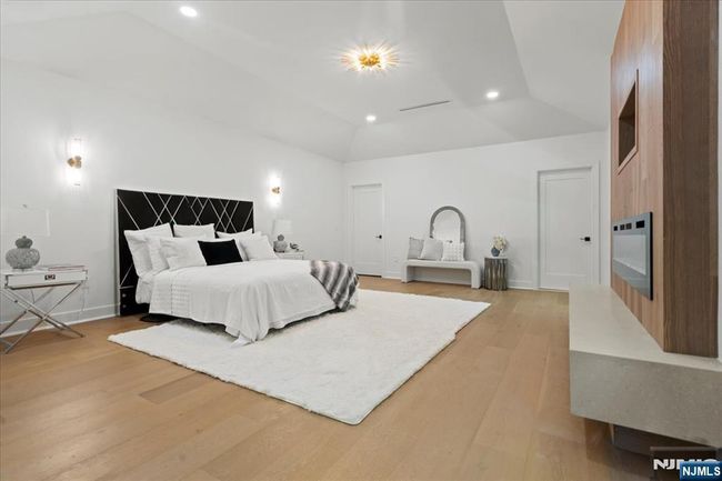 45 Riverview Ter, House other with 6 bedrooms, 6 bathrooms and null parking in Mahwah NJ | Image 23
