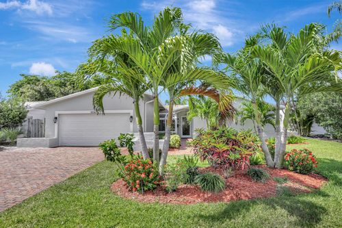906 Se 10th St, Pompano Beach, FL, 33060-9556 | Card Image
