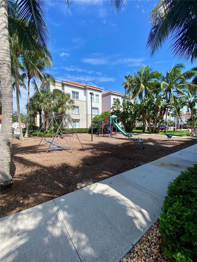 APT-305 - 11032 Legacy Dr, Condo with 2 bedrooms, 2 bathrooms and null parking in Palm Beach Gardens FL | Image 9