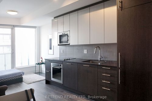 2206-403 Church St, Toronto, ON, M4Y0C9 | Card Image