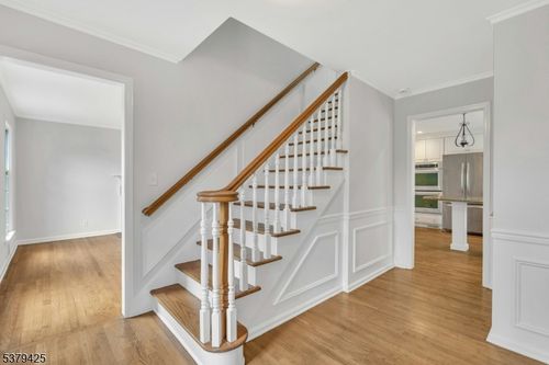 4 Tuxford Ter, Basking Ridge, NJ, 07920-2527 | Card Image