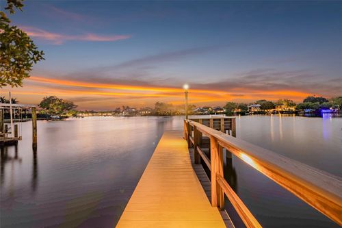 490 Coffee Pot Riviera Ne, SAINT PETERSBURG, FL, 33704-3616 | Card Image