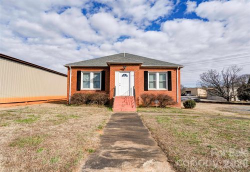 215 Morton St, Shelby, NC, 28152-6623 | Card Image