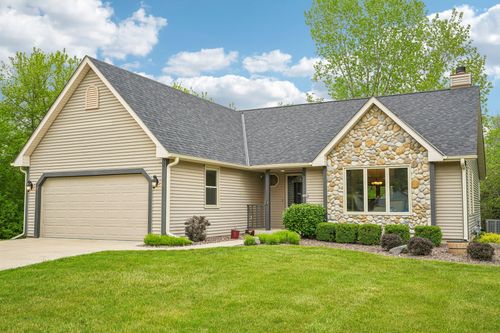 2423 Judith Ln, Waukesha, WI, 53188-2018 | Card Image