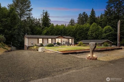 121 E Willapa Rd, Shelton, WA, 98584-7911 | Card Image