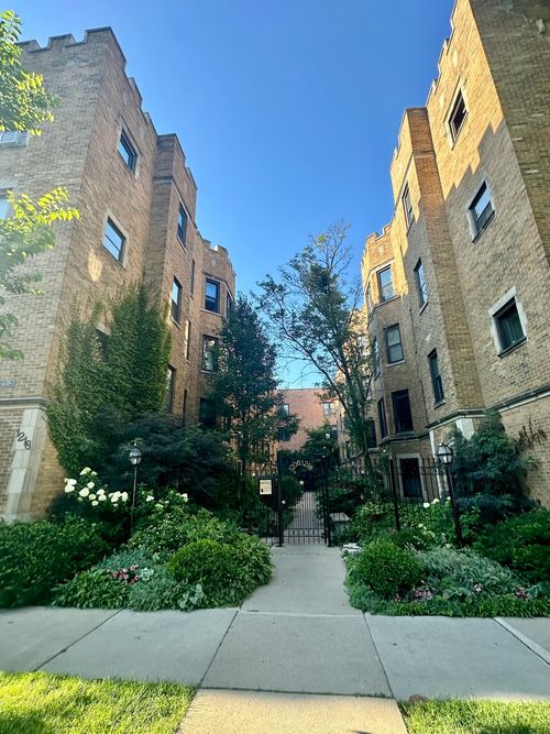 apt-1n-1214 W Jarvis Ave, CHICAGO, IL, 60626-2042 | Card Image