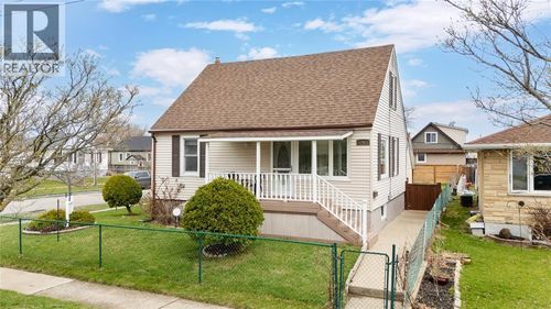 748 Alexander Street, Sarnia, ON, N7T5G8 | Card Image