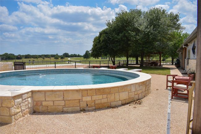 11001 Yankie Rd, Home with 3 bedrooms, 3 bathrooms and null parking in China Spring TX | Image 5