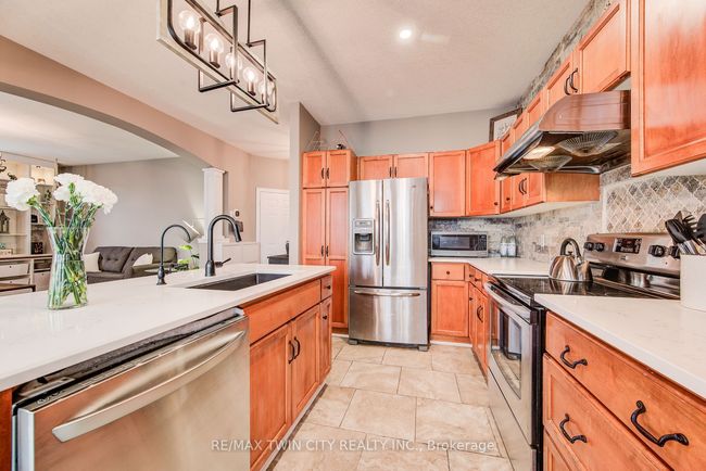 616 Frieburg Dr, House other with 5 bedrooms, 4 bathrooms and 2 parking in Waterloo ON | Image 13