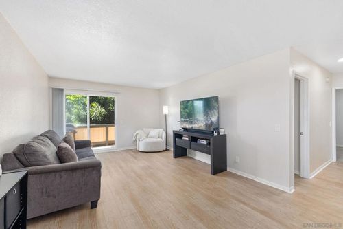 28-868 E Alvarado St, Fallbrook, CA, 92028-2348 | Card Image