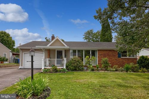 2472 Cambridge Rd, YORK, PA, 17402-3645 | Card Image
