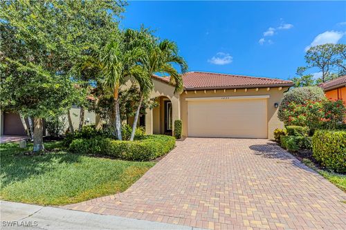 1233 Manado Dr, NAPLES, FL, 34113-8471 | Card Image