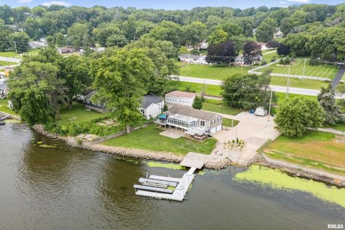 22799 Great River Rd, Le Claire, IA, 52753-9127 | Card Image