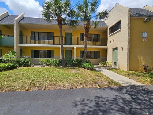605-605 Meadows Cir, Boynton Beach, FL, 33436-8925 | Card Image