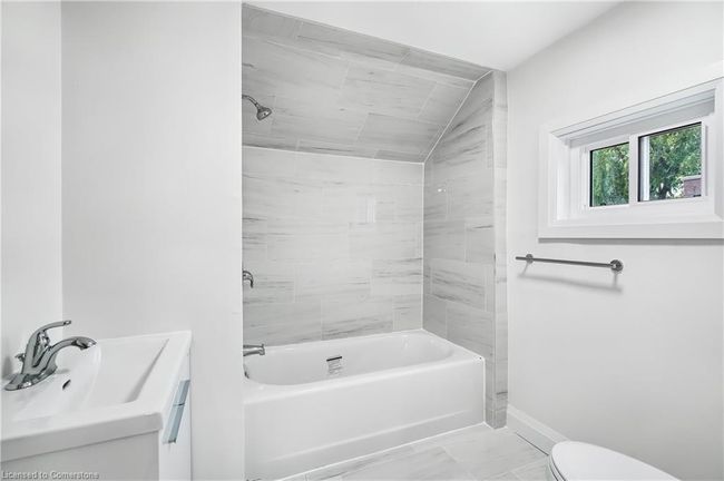 10 Comet Ave, House other with 5 bedrooms, 3 bathrooms and 1 parking in Hamilton ON | Image 34