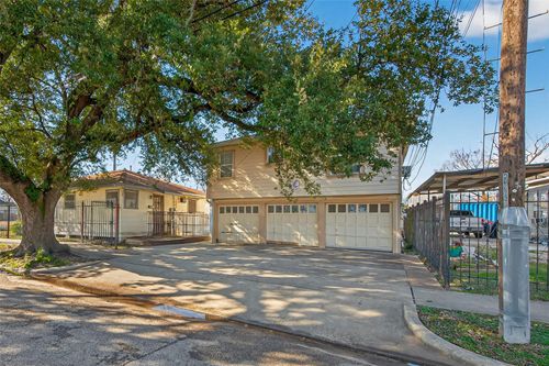 2005 Common St, Houston, TX, 77009-8483 | Card Image