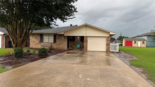 2312 Avenue B, Nederland, TX, 77627-6023 | Card Image