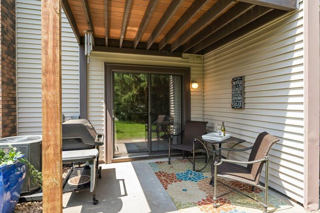 5605 Donegal Dr, Townhouse with 2 bedrooms, 2 bathrooms and null parking in Saint Paul MN | Image 44