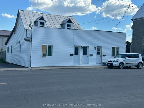 28 Lochiel St E, Alexandria, ON, K0C1A0 | Card Image