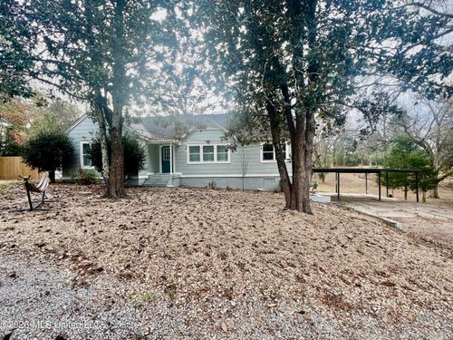 519 Dr Martin Luther King Jr Dr W, Starkville, MS, 39759-2816 | Card Image
