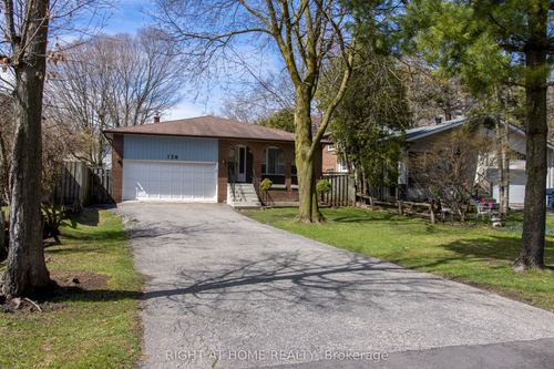 126 Homestead Rd, Scarborough, ON, M1E3S2 | Card Image
