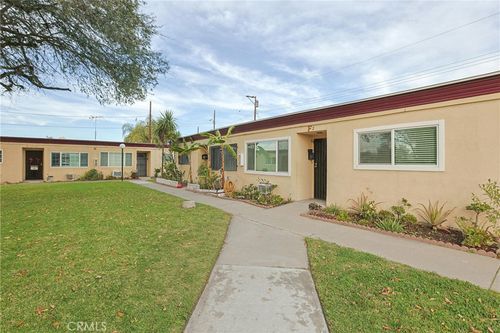 apt-f2-4109 W 5th St, Santa Ana, CA, 92703-3231 | Card Image