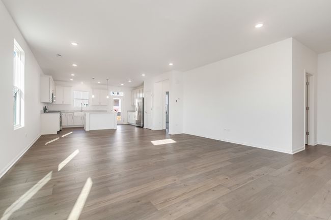 8530 Sperry Ct, Townhouse with 3 bedrooms, 3 bathrooms and 2 parking in Woodridge IL | Image 6