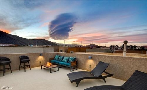 10529 Headwind Ave, Las Vegas, NV, 89129-6491 | Card Image