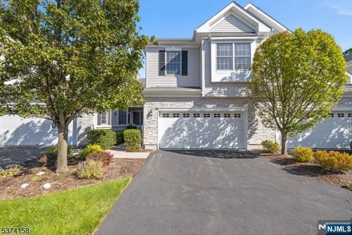 39 Schweinberg Dr, Roseland, NJ, 07068-1137 | Card Image