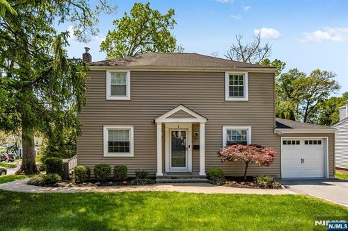 1 Sheridan Road, Livingston, NJ, 07039 | Card Image