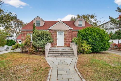 41 Ostend Rd, Island Park, NY, 11558-1016 | Card Image