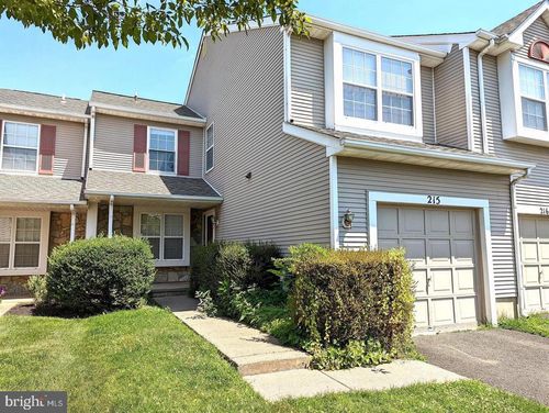 215 Sequoia Dr, NEWTOWN, PA, 18940-9261 | Card Image