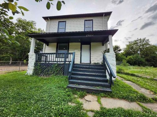 2920 Garfield Ave, Kansas City, MO, 64109-1619 | Card Image