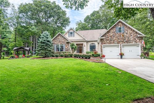 136 Fawn Ln, Glade Valley, NC, 28627-9315 | Card Image