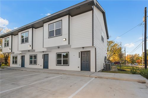 212-601 W 24th St, Bryan, TX, 77803-2451 | Card Image
