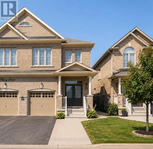 16 Ebury Dr, Brampton, ON, L6X0Z3 | Card Image