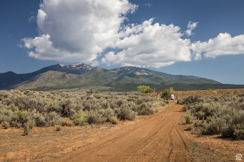 112 S Cottontail Ave, La Sal, UT, 84530 | Card Image