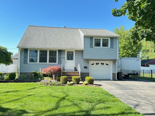 8 Duncan Ave, Pequannock, NJ, 07440-1811 | Card Image