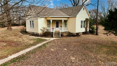 659 E Pine St, Bourbon, MO, 65441-8102 | Card Image