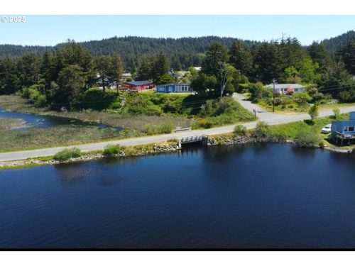 654 Madrona Ave, Port Orford, OR, 97465-9506 | Card Image