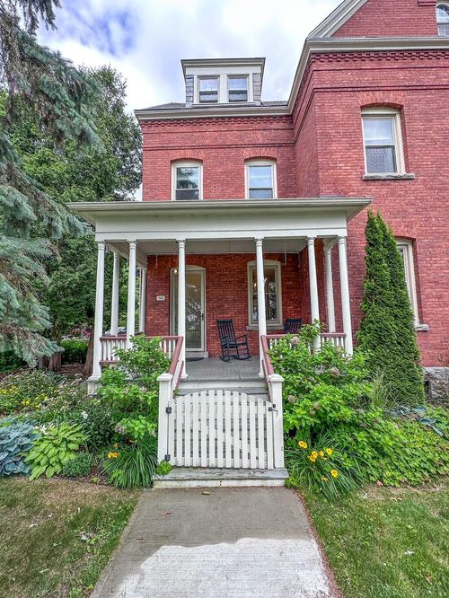 142 Us Oval, Plattsburgh, NY, 12903-3900 | Card Image