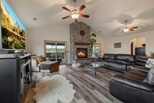 20327 Starr King Dr, Soulsbyville, CA, 95372-9603 | Card Image