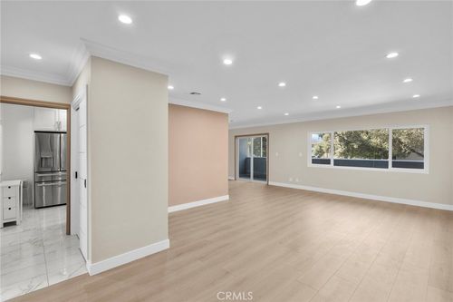 unit-101-1126 N Central Ave, Glendale, CA, 91202-2500 | Card Image