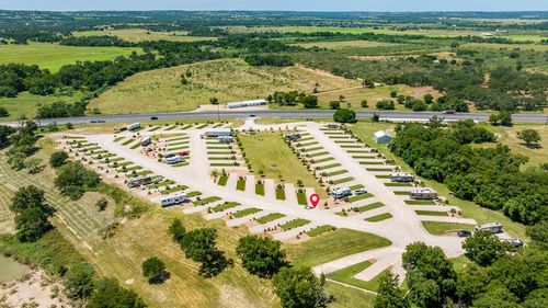 304r-4584 E Us Highway 290, Fredericksburg, TX, 78624-3273 | Card Image