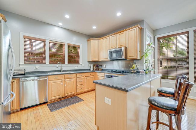 11559 Cavalier Landing Ct, Townhouse with 3 bedrooms, 4 bathrooms and null parking in FAIRFAX VA | Image 11