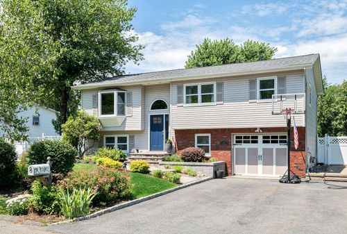 8 Arcadia Ct, Sloatsburg, NY, 10974-2616 | Card Image