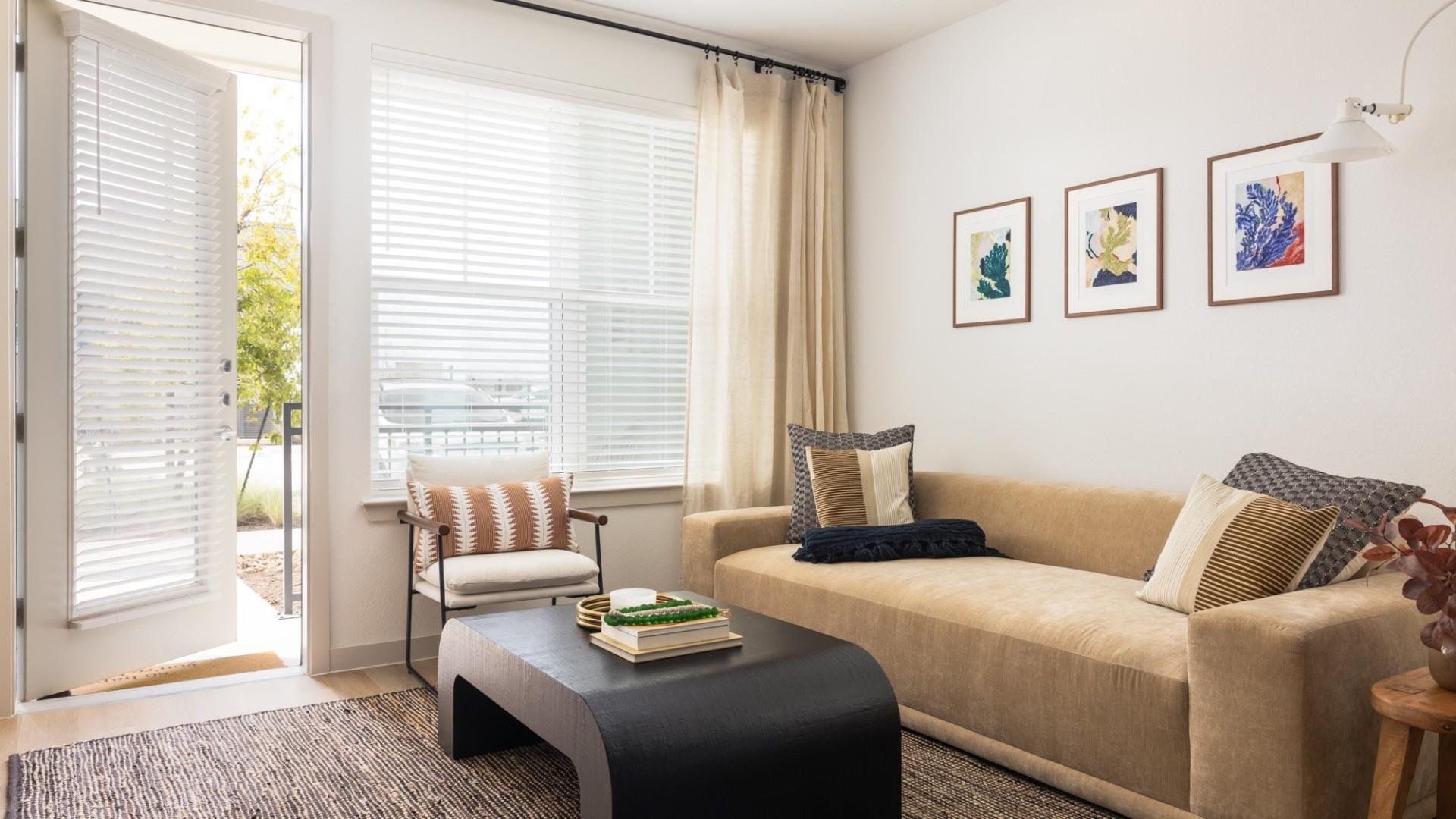 Residential Lease in Del Valle 5